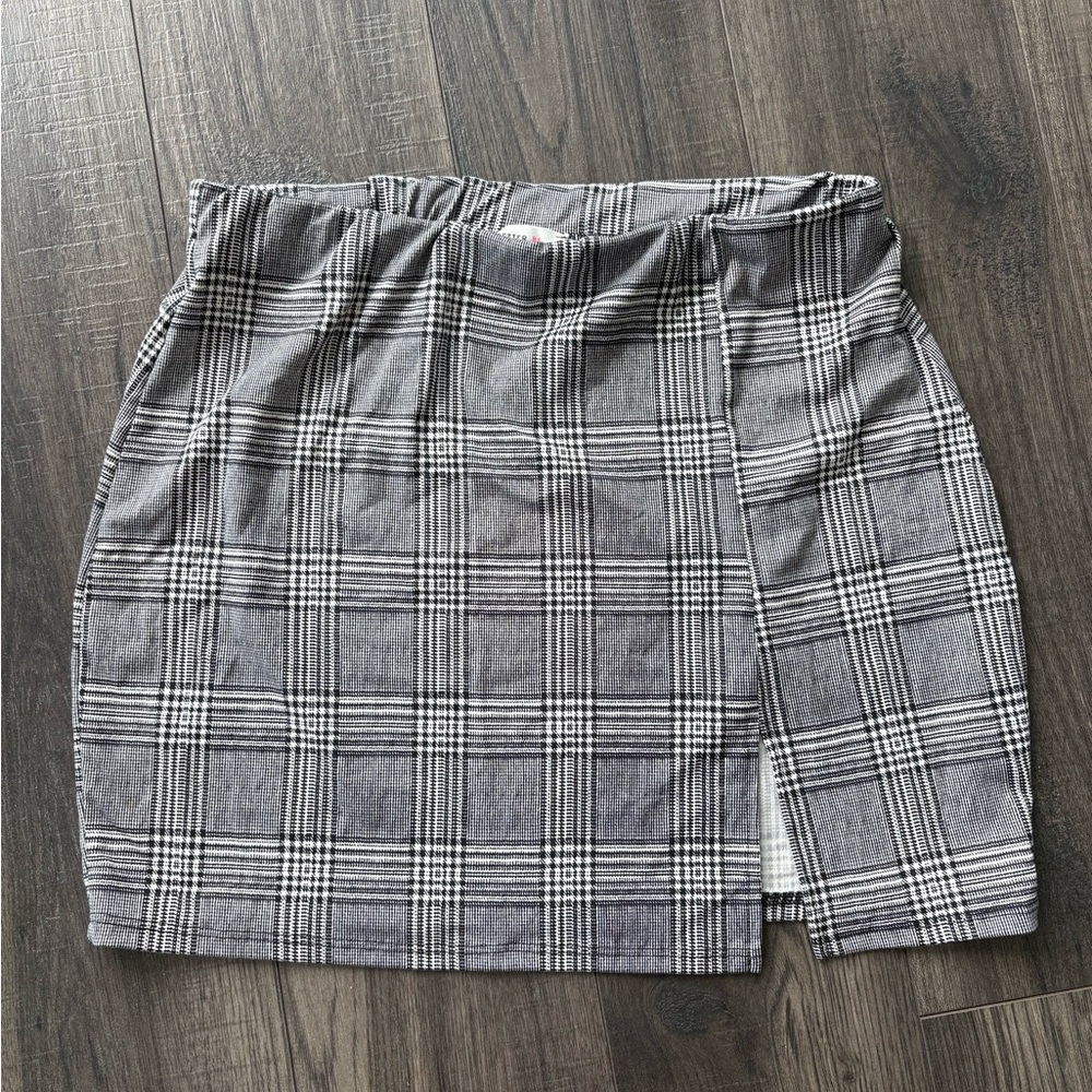 BETTER BE Plaid Stretchy Skirt